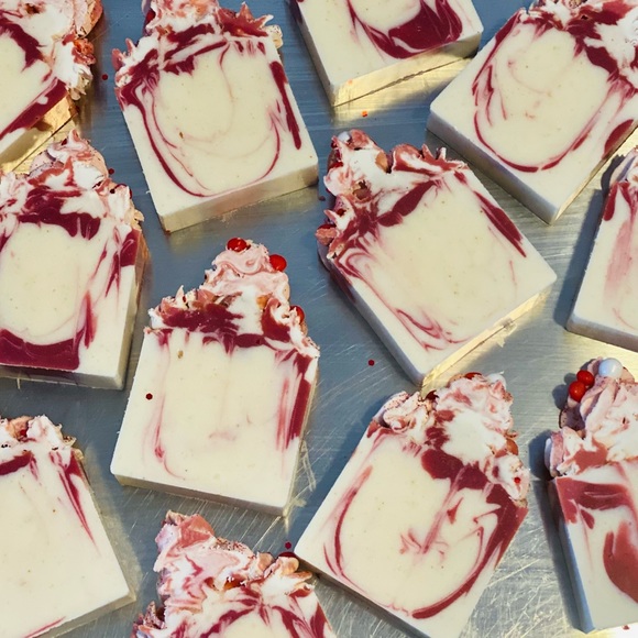 Peppermint Goat Milk & Cream Essential Lather - Picture 3 of 5